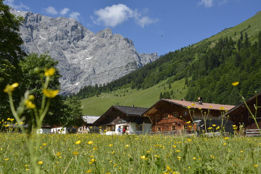 so ist die BINSALM beim Ahornboden im Karwendel, ENG ️