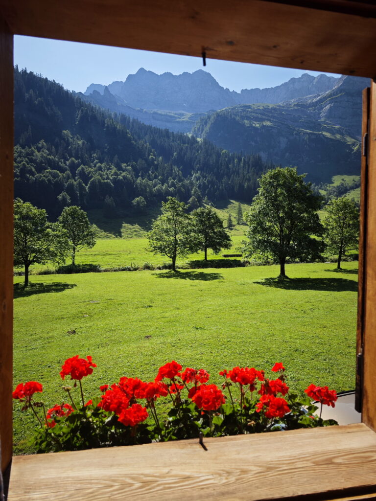 Ausblick aus den Zimmern der Nockhütte auf den Ahornboden